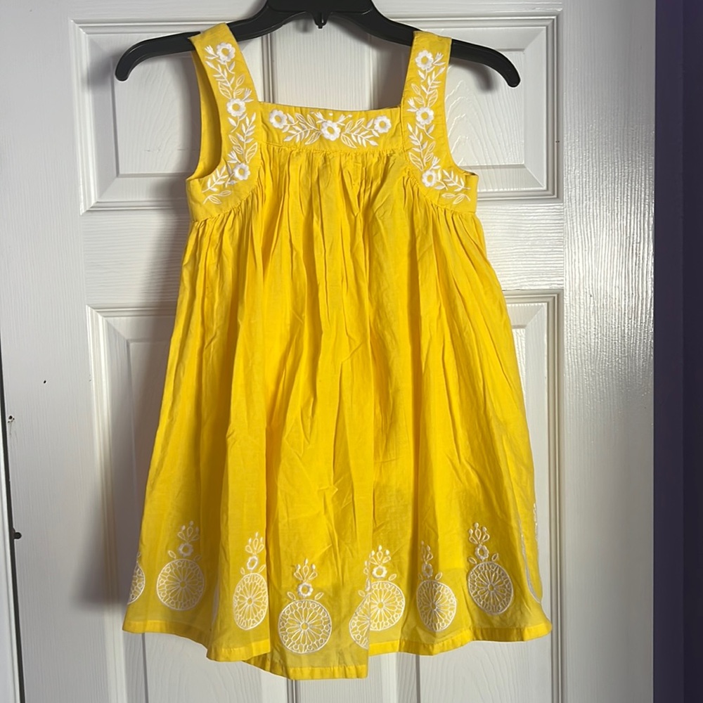 Tahari girls summer dress,  Yellow and white, size 7.
